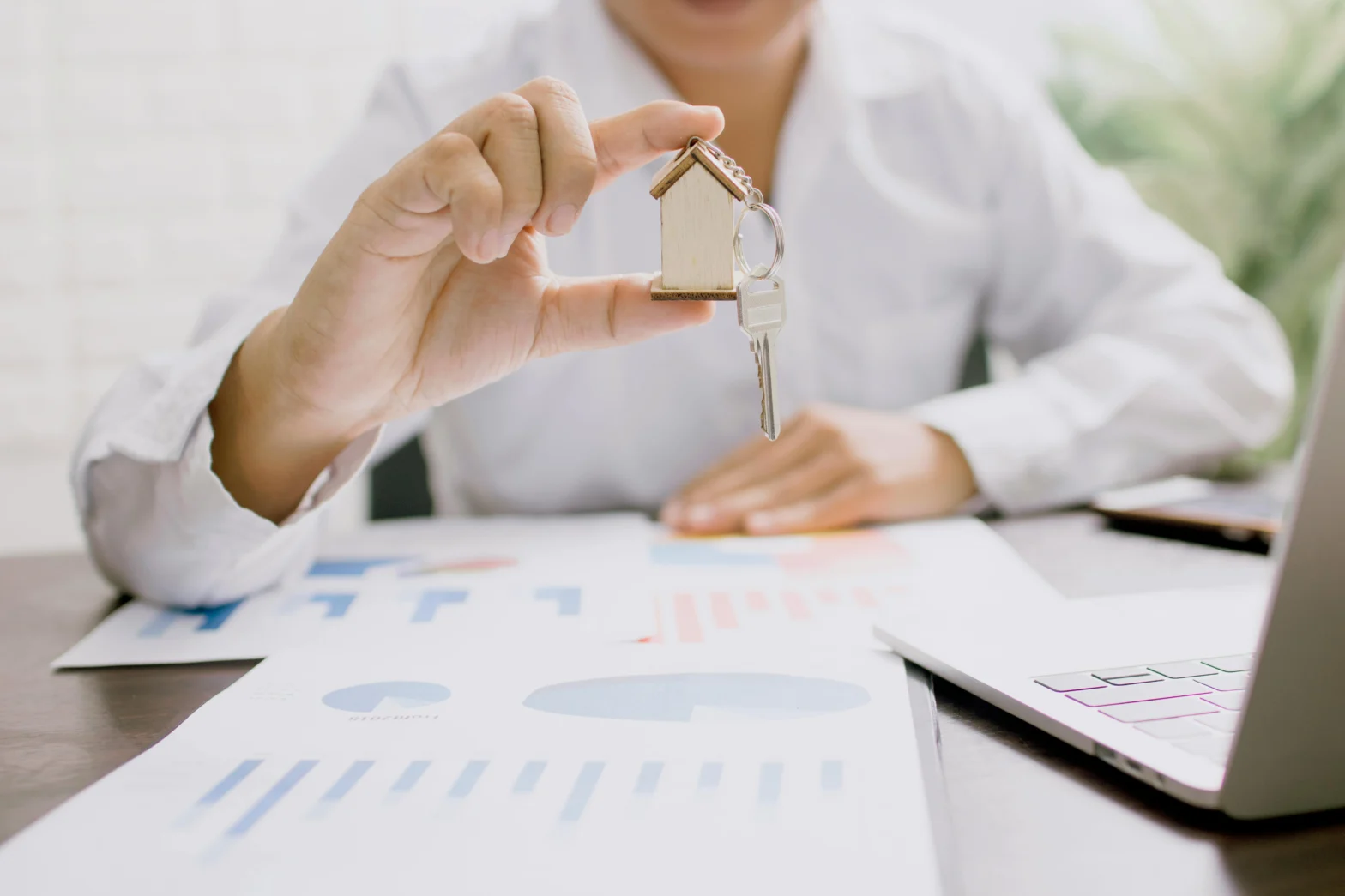 Cash-Out Refinance vs. HELOC How to Choose the Right Home Equity Option