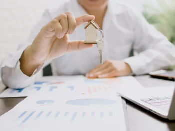 Cash-Out Refinance vs. HELOC How to Choose the Right Home Equity Option